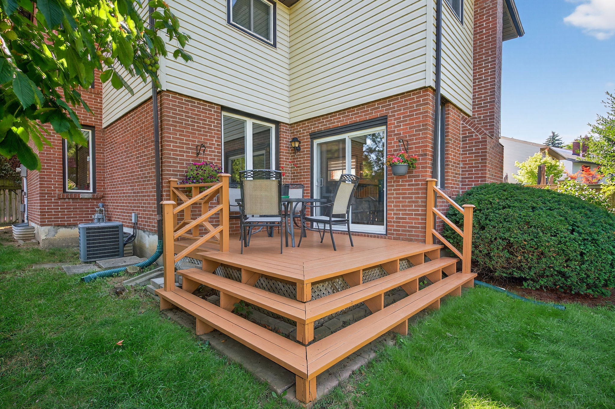 56 Kings College Rd Markham, ON L3T 5J8