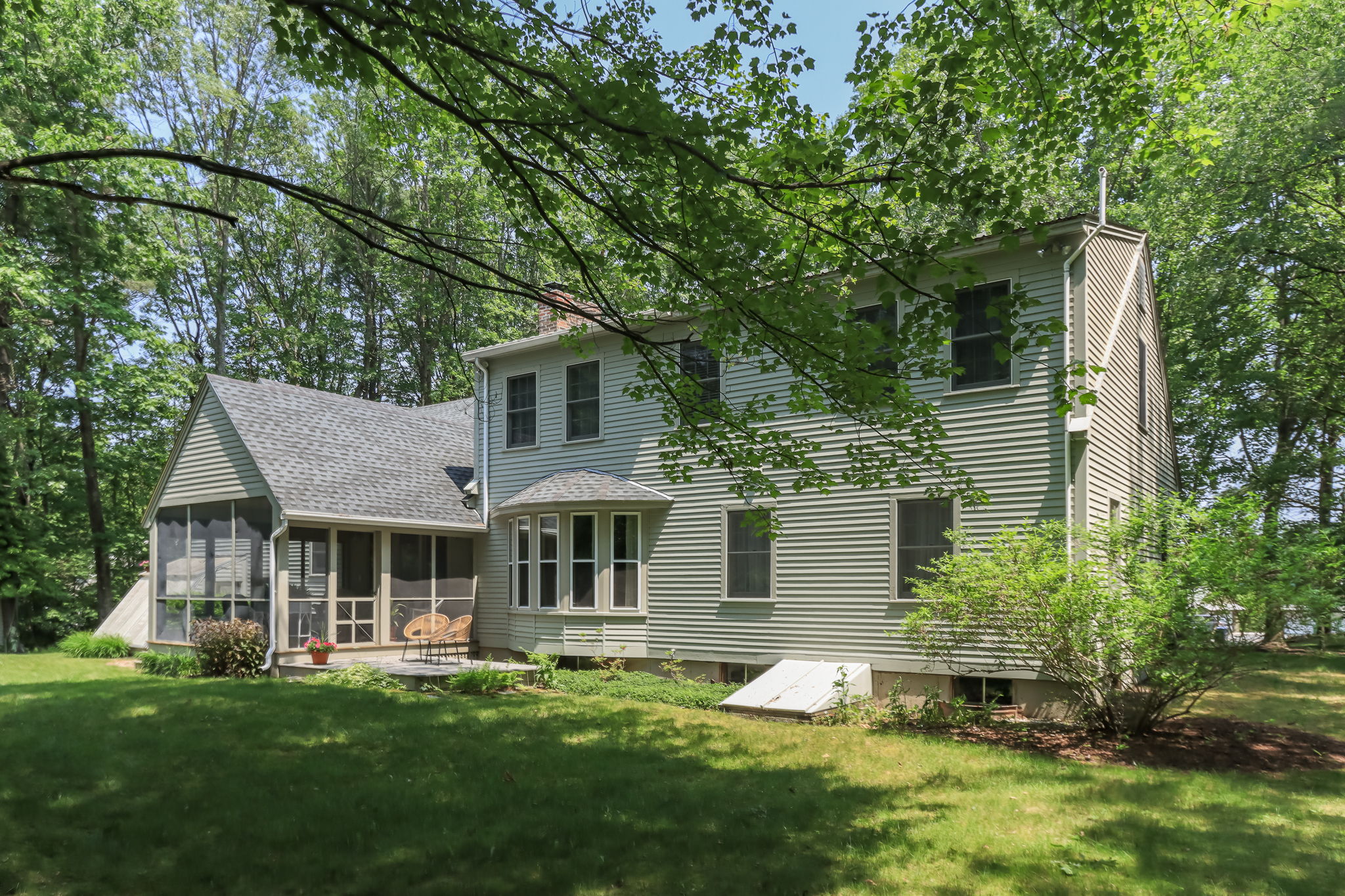 ExteriorRear-6