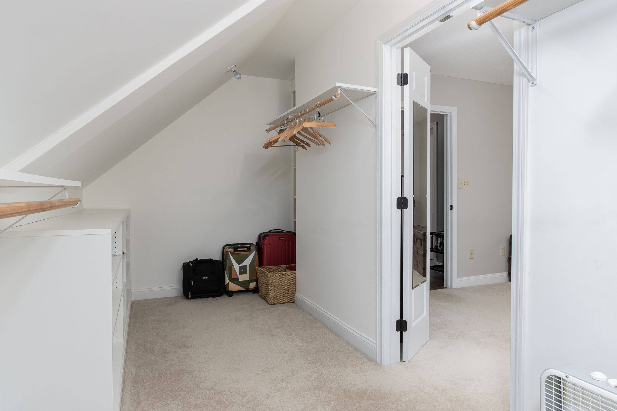 BedroomPrimaryWardrobe-2