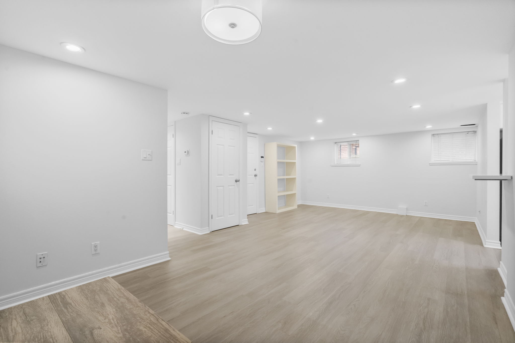 56 Oriole Gardens Unit 4 Toronto, ON M4V 1V7