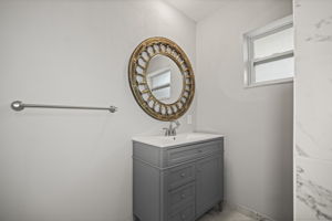 Updated Bathroom 1 - 495A0820