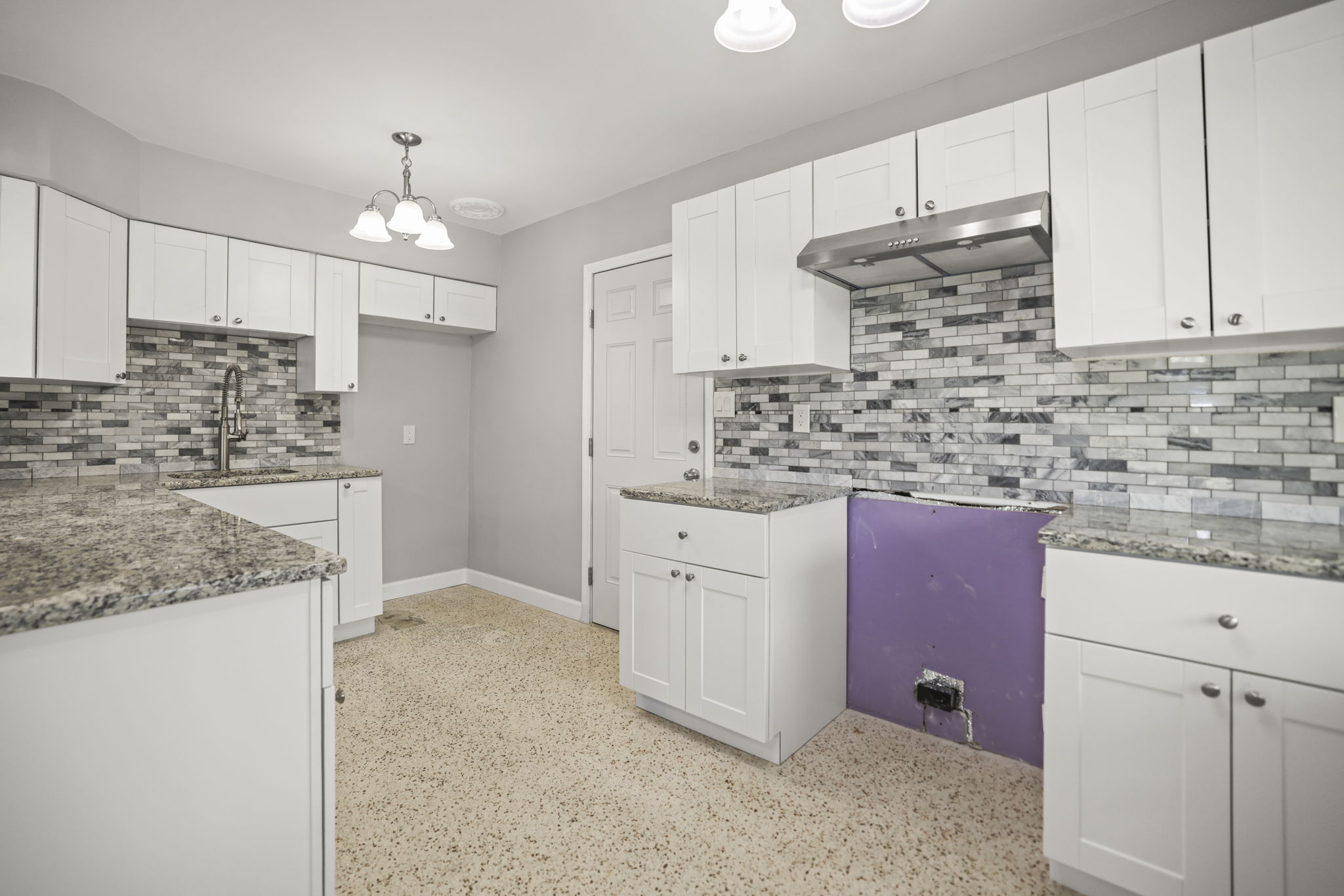Updated Kitchen - 495A0845