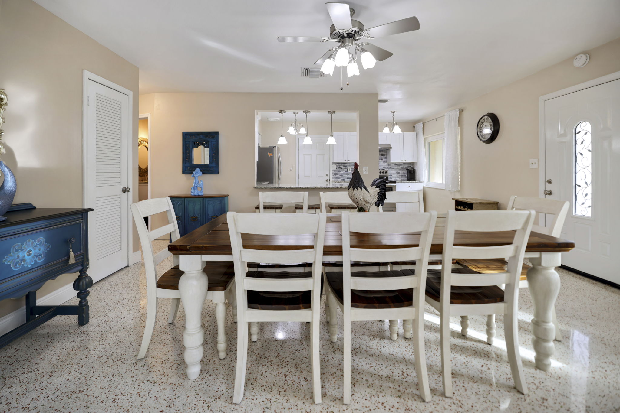 Dining Room Kitchen - 495A6121 (1)