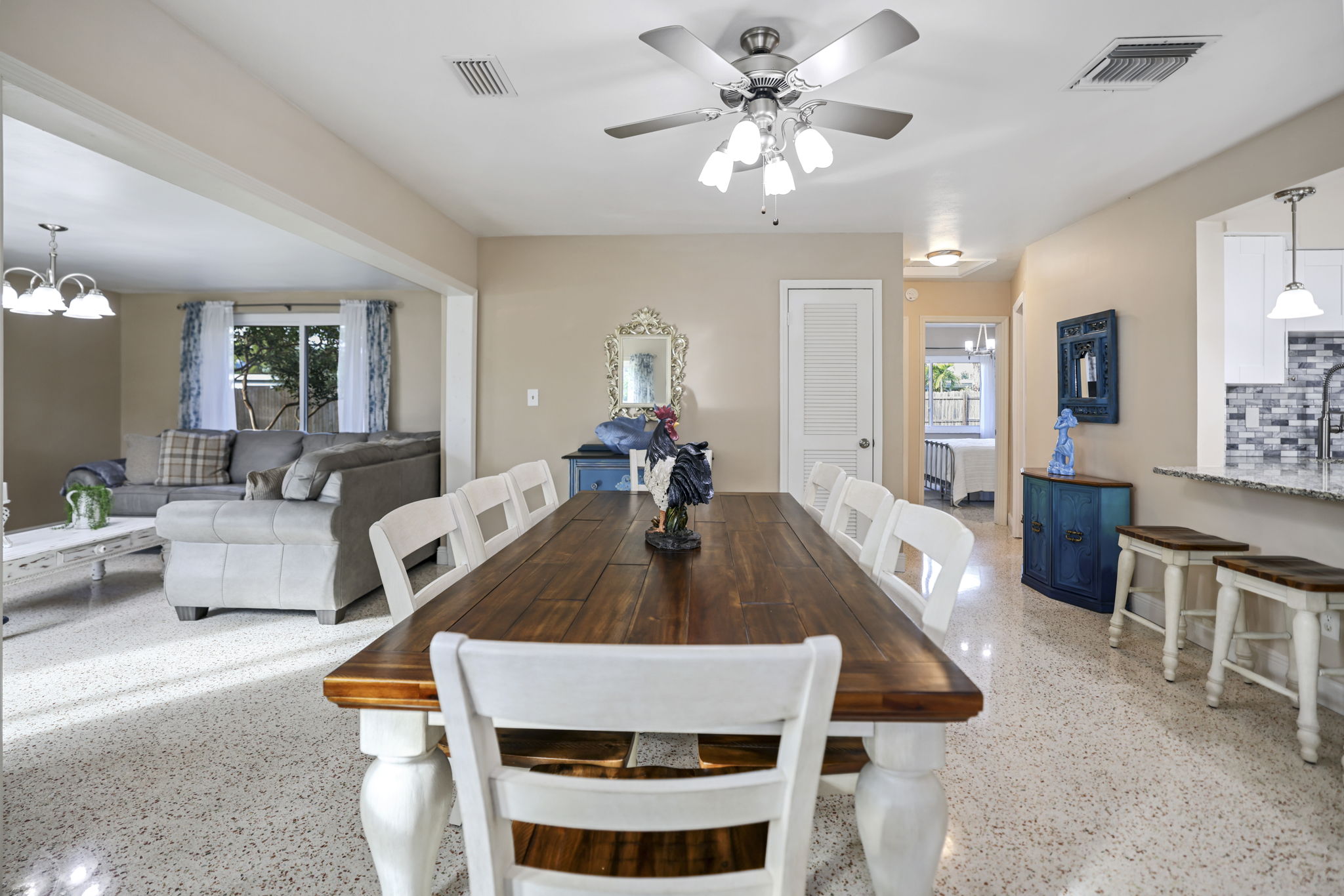 Dining Room - 495A6107 (1)