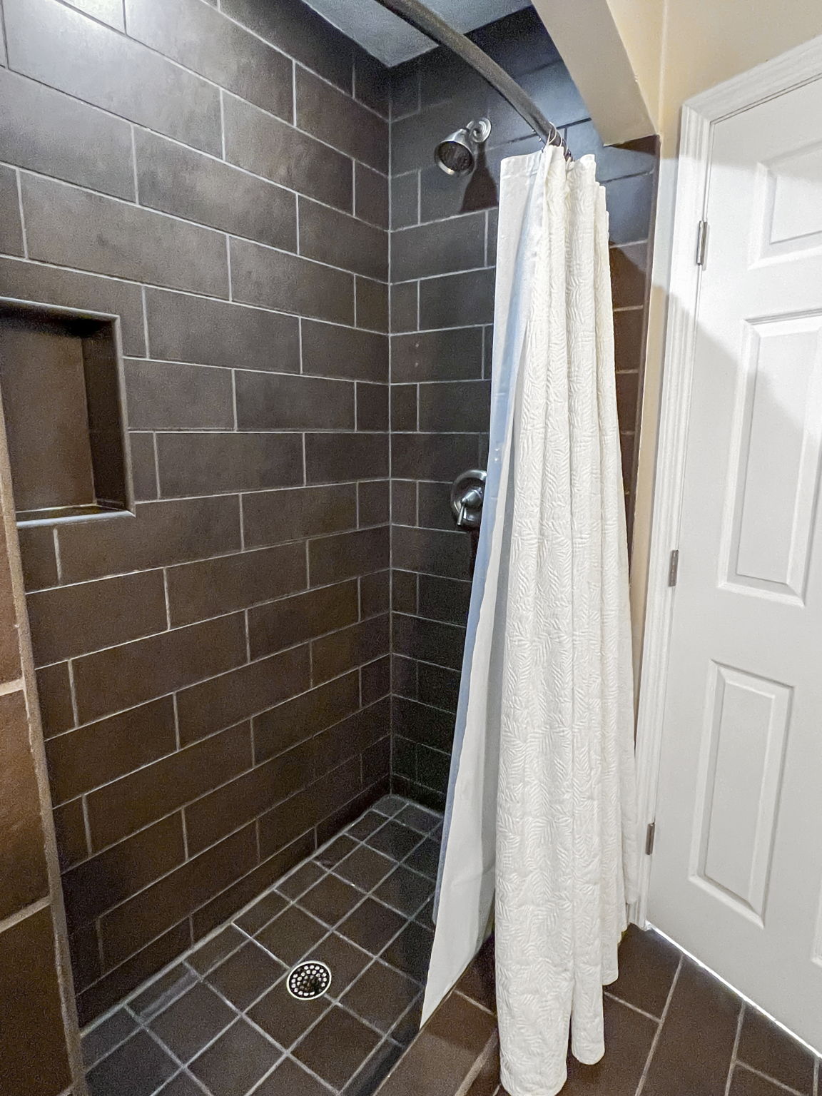 Bathroom 1 - IMG_6317