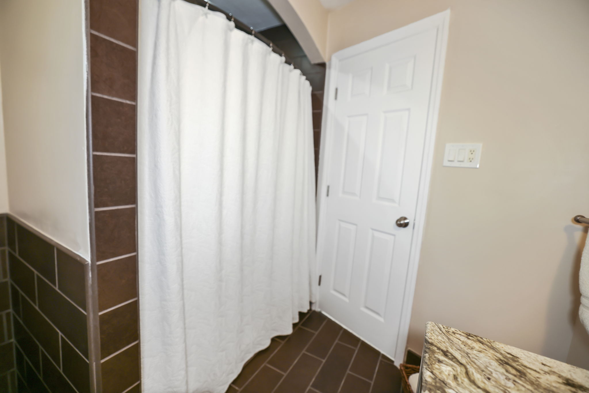 Bathroom 1 - 495A6169 (1)