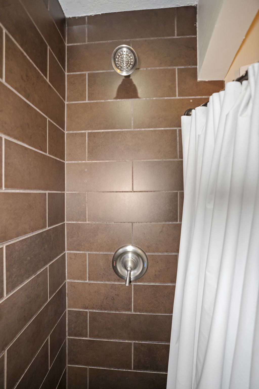 Bathroom 1 - 495A6167 (1)