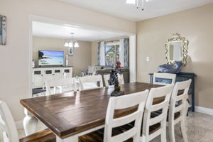 Dining Room - 495A6102 (1)