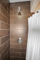 Bathroom 1 - 495A6167 (1)