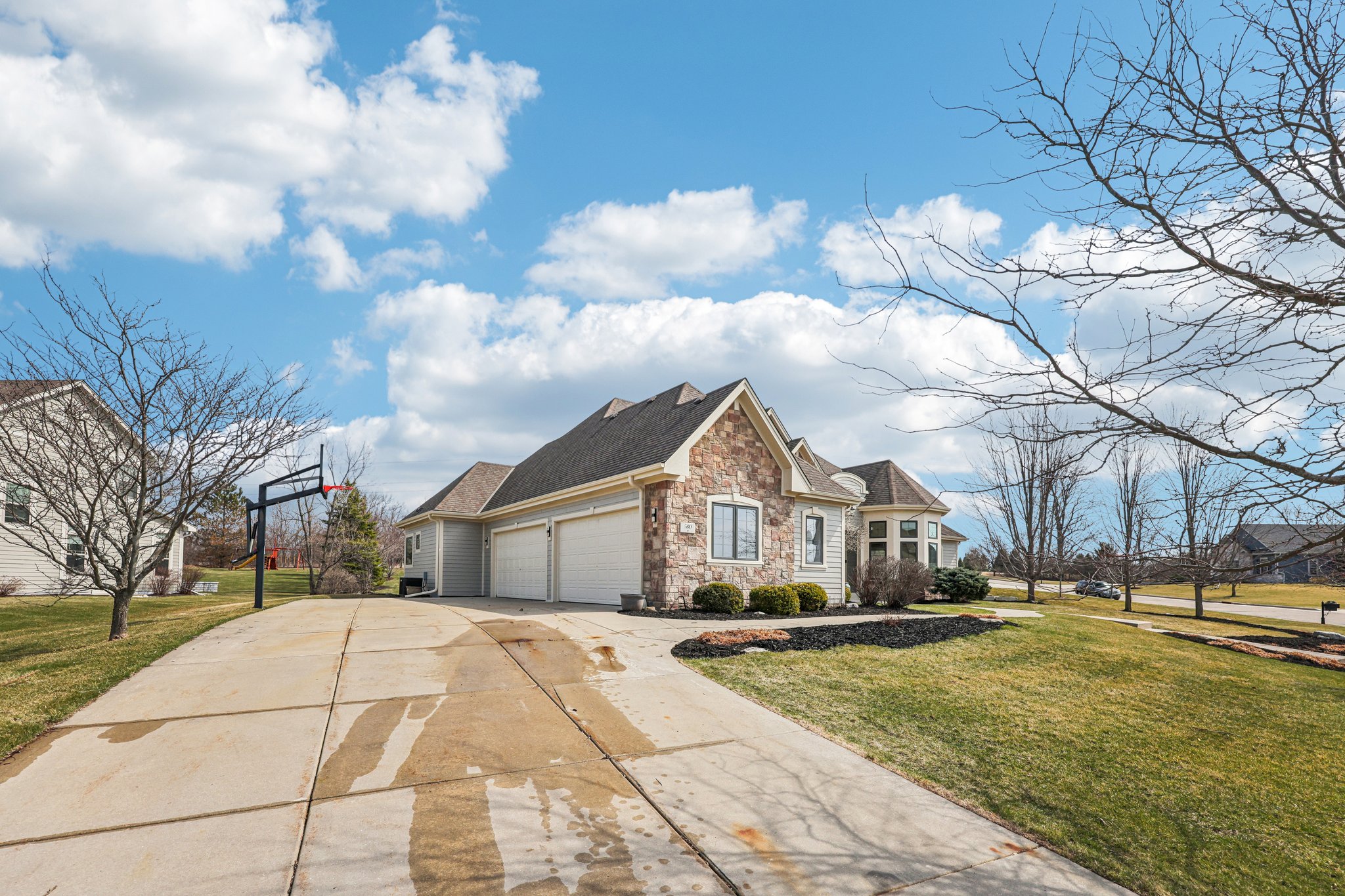 Birchwood Dr-S2603-004.jpg