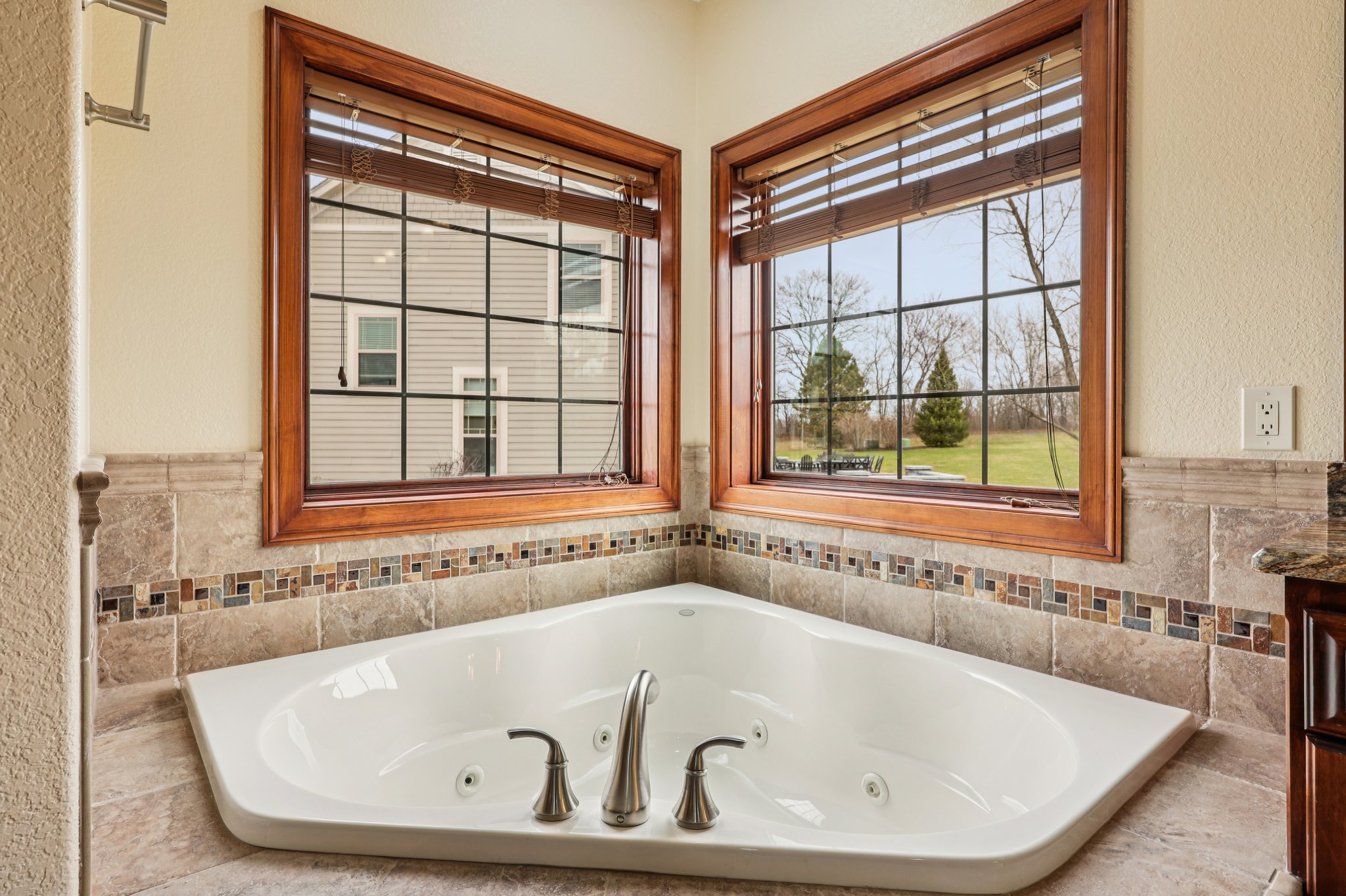 Birchwood Dr-S2603-027.jpg