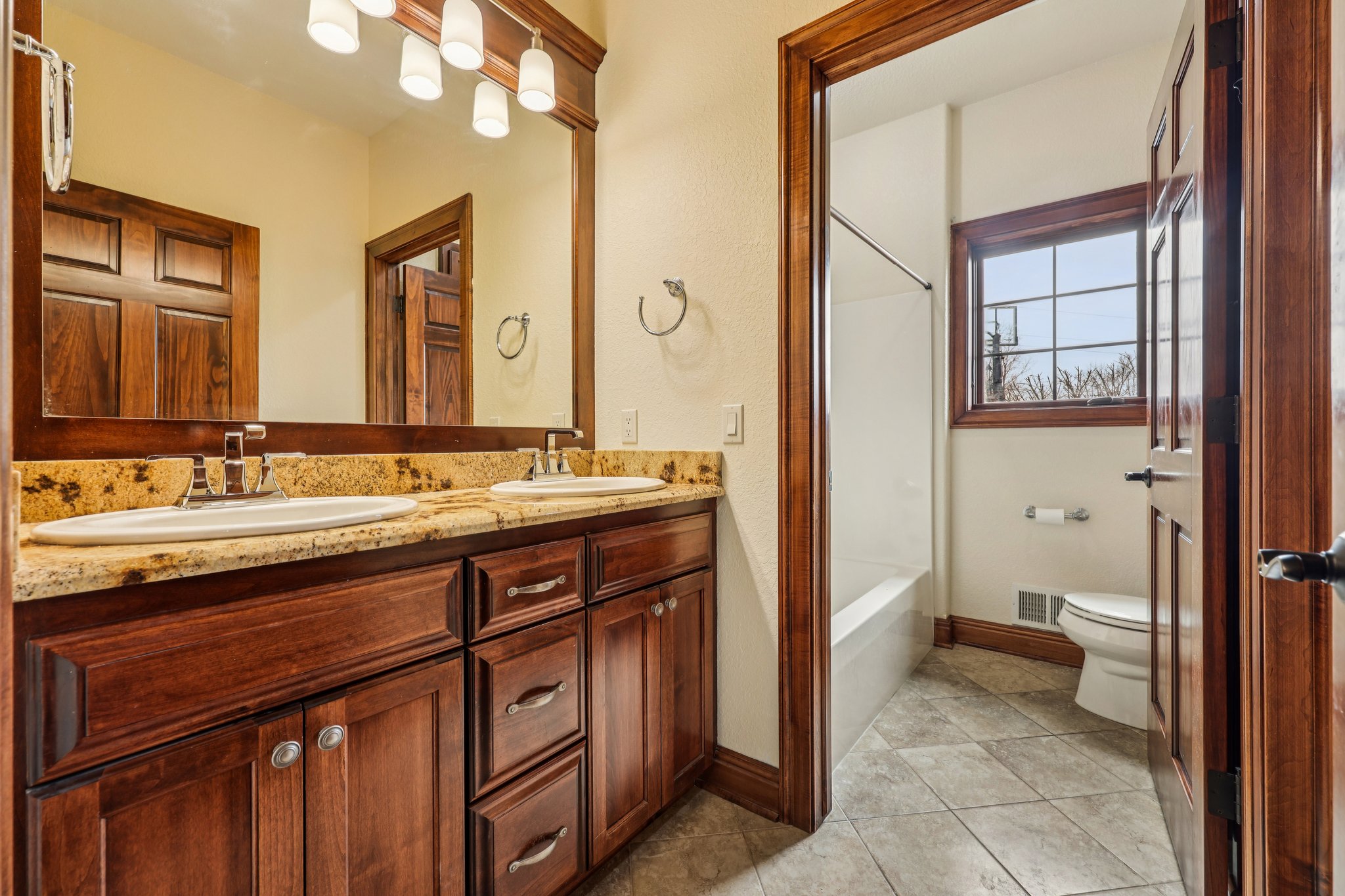 Birchwood Dr-S2603-042.jpg