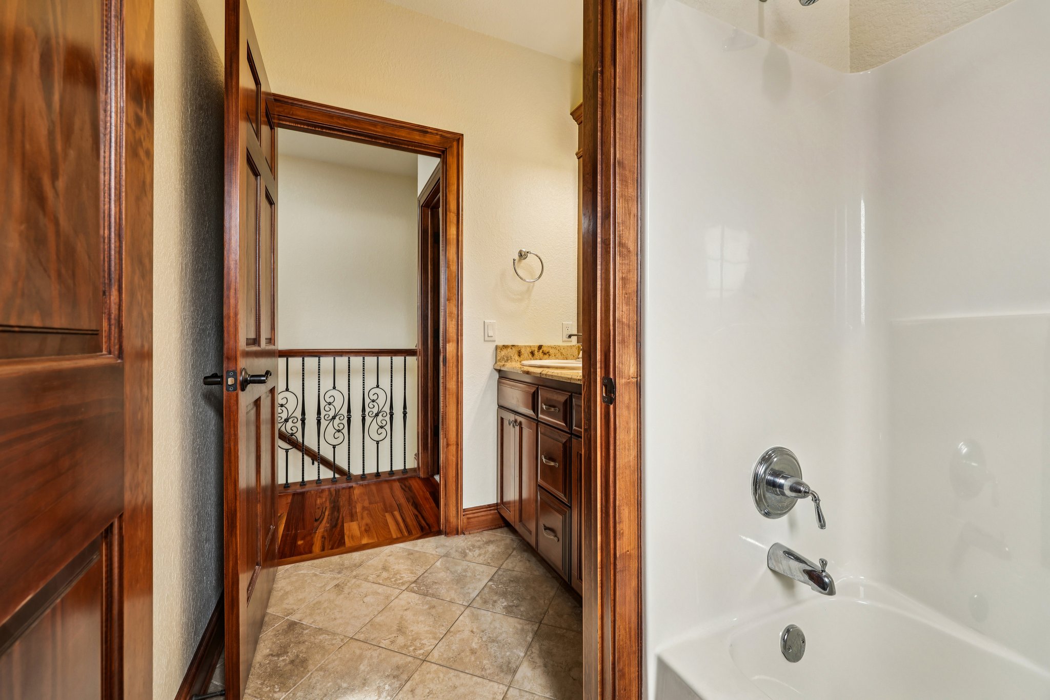 Birchwood Dr-S2603-043.jpg