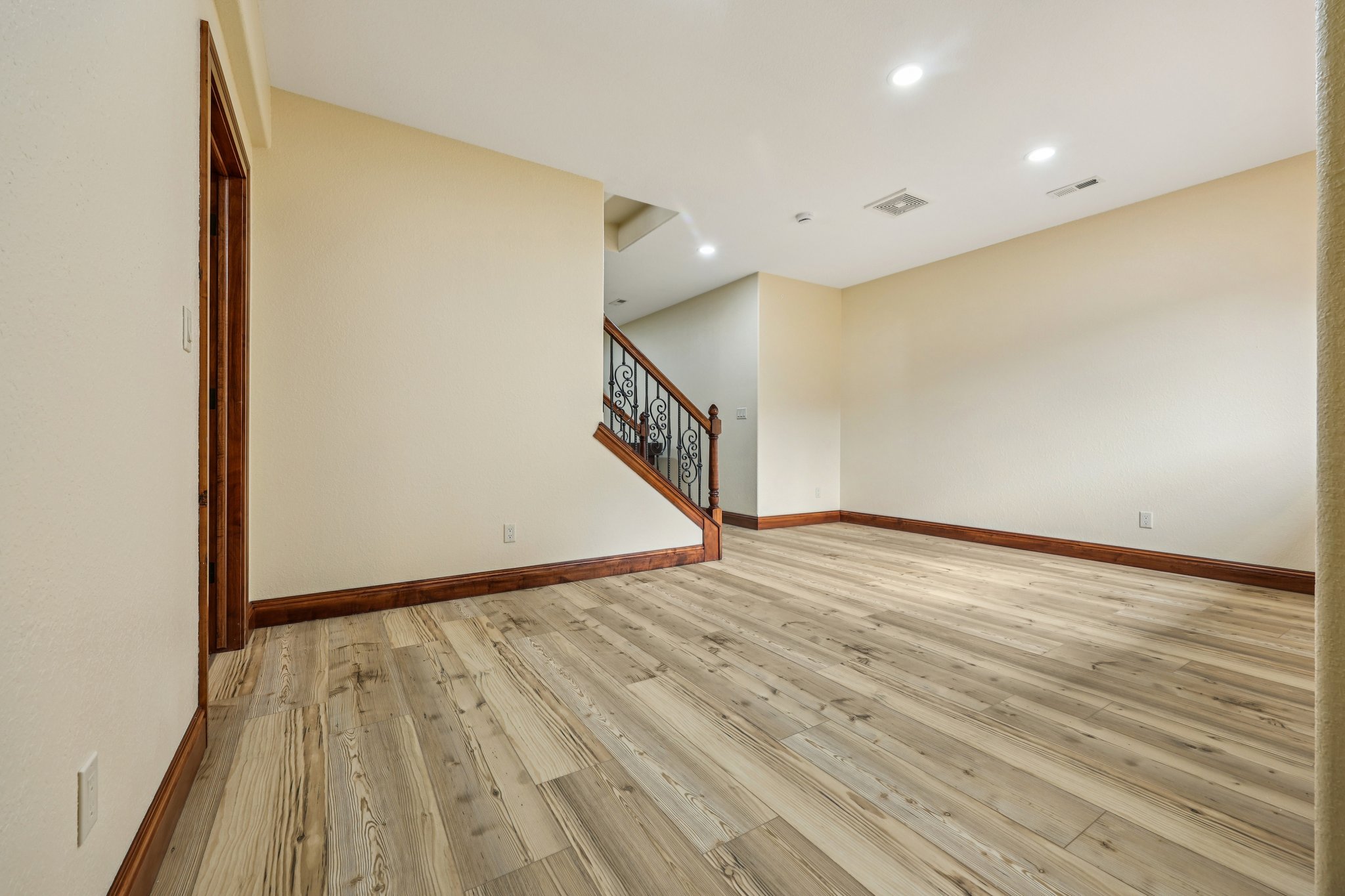 Birchwood Dr-S2603-047.jpg