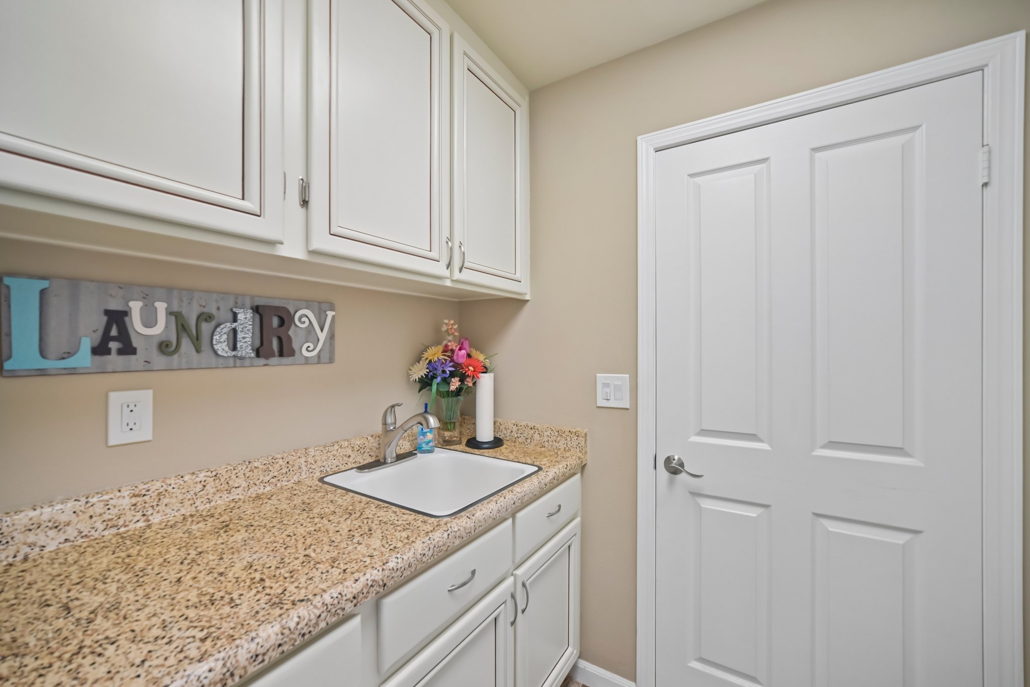 Breckenridge Pl-S2207-028.jpg