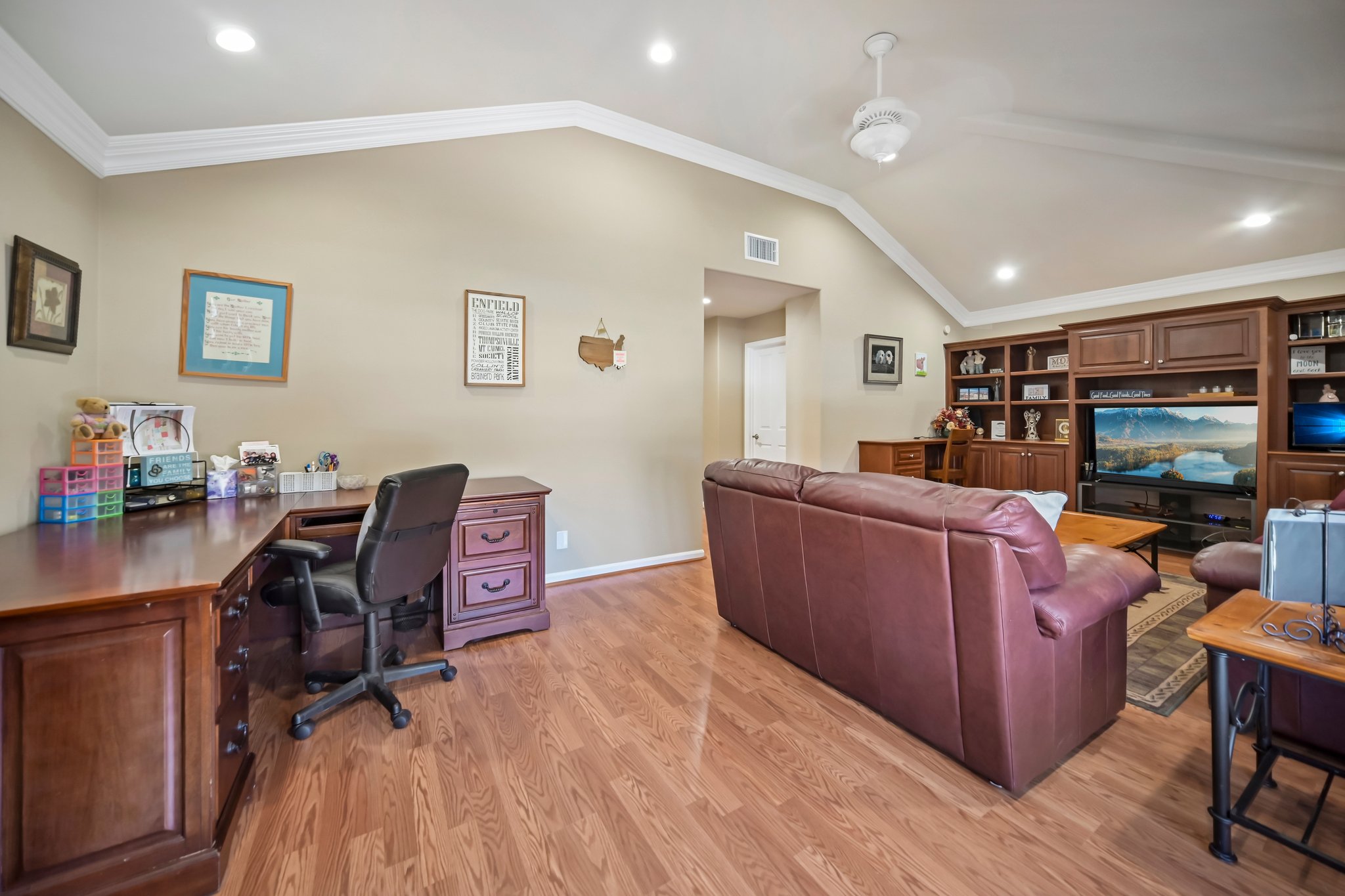 Breckenridge Pl-S2207-044.jpg