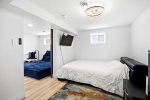  Photo 44