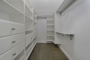 walk in closet