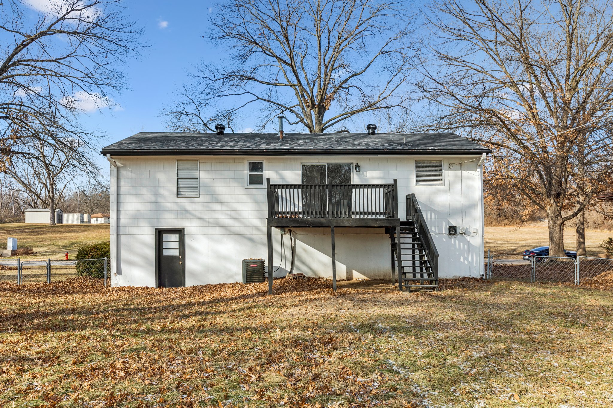 7740 - 5601 NE San Rafael Dr_028.jpg