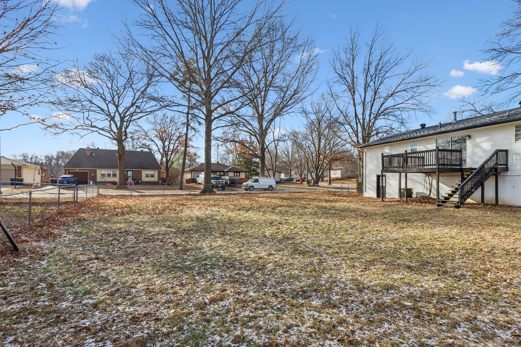 7740 - 5601 NE San Rafael Dr_030.jpg