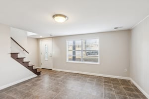 7740 - 5601 NE San Rafael Dr_005.jpg