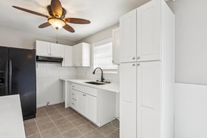 7740 - 5601 NE San Rafael Dr_012.jpg