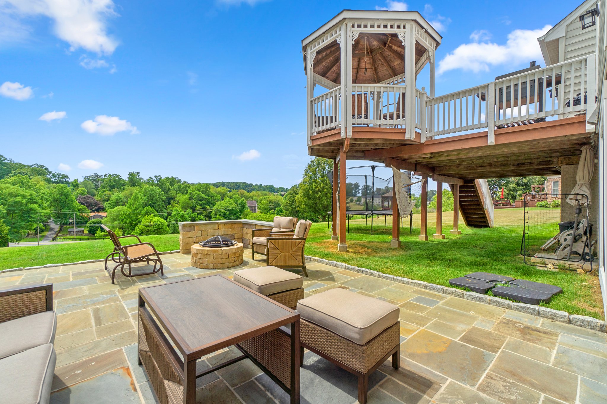 46. Back exterior.jpg