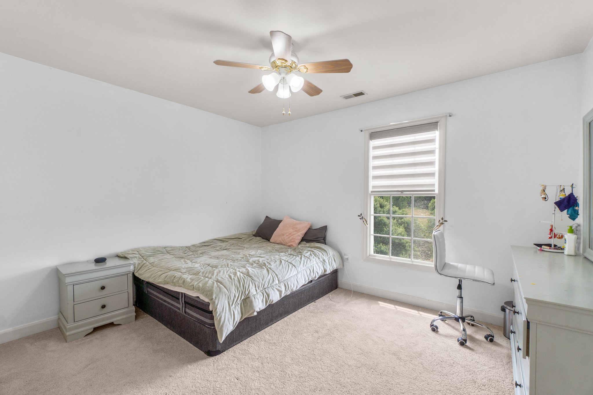 24. Upper bedroom.jpg