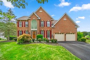 01. Front exterior.jpg