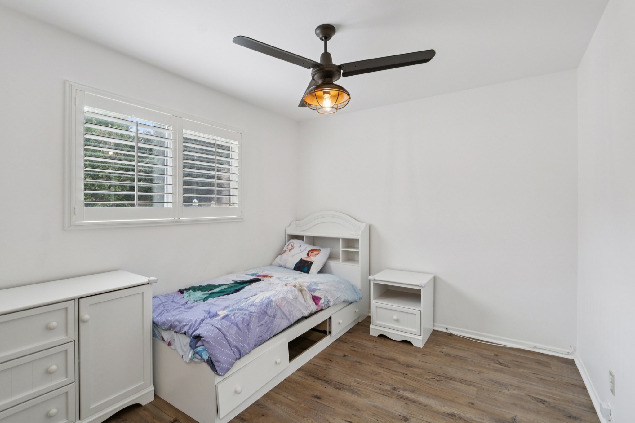 Katherine St-S3112-019.jpg