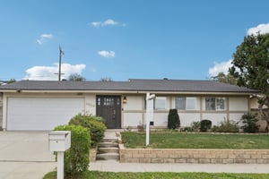 Katherine St-S3112-001.jpg