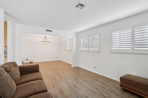 Katherine St-S3112-009.jpg