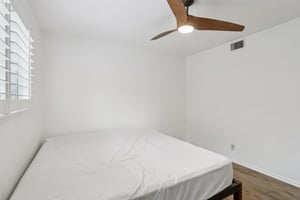 Katherine St-S3112-023.jpg