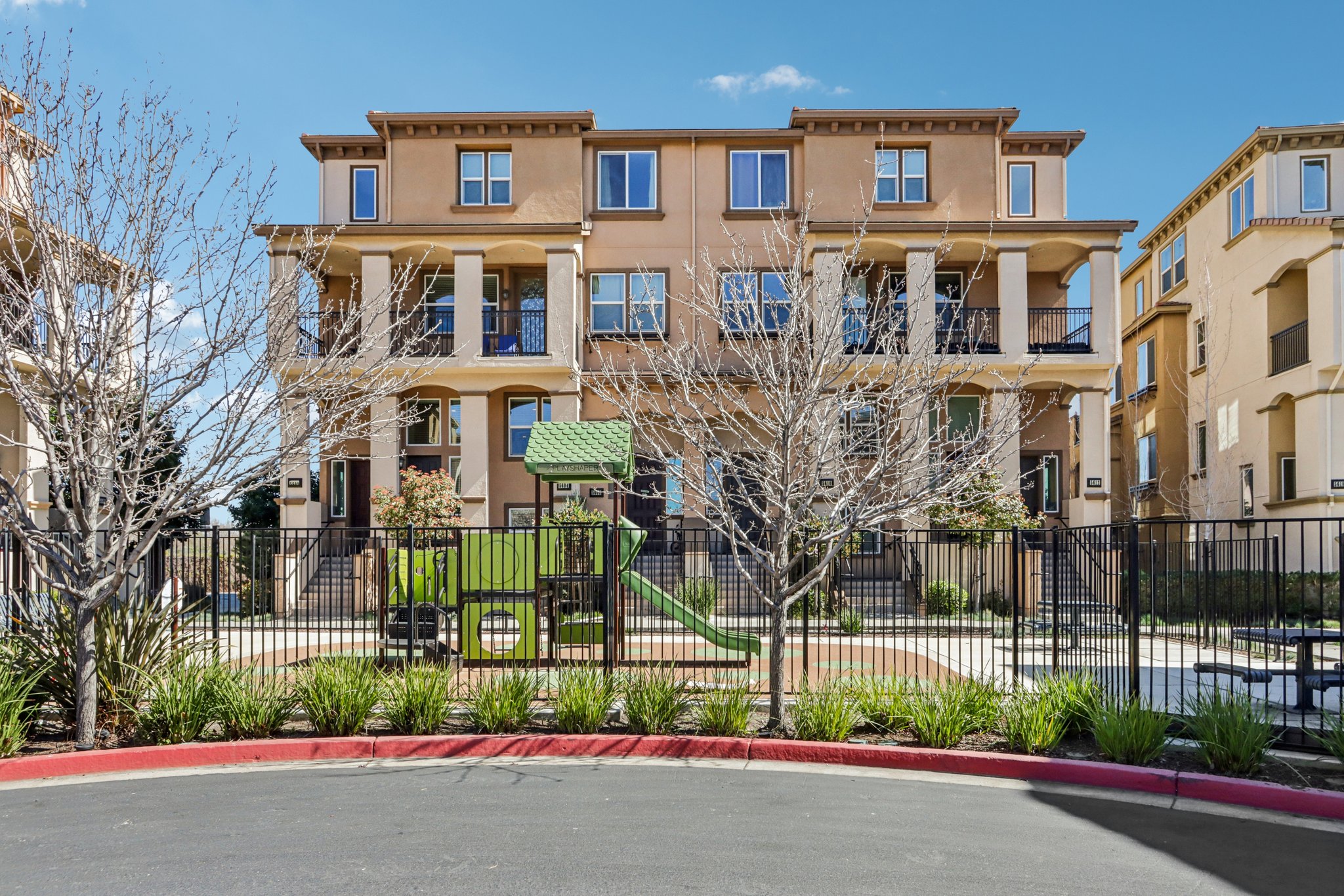 Pandorea Terrace-S0703-003.jpg