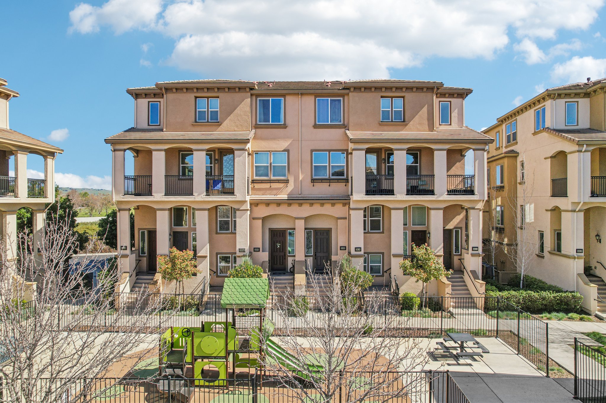 Pandorea Terrace-S0703-038.jpg