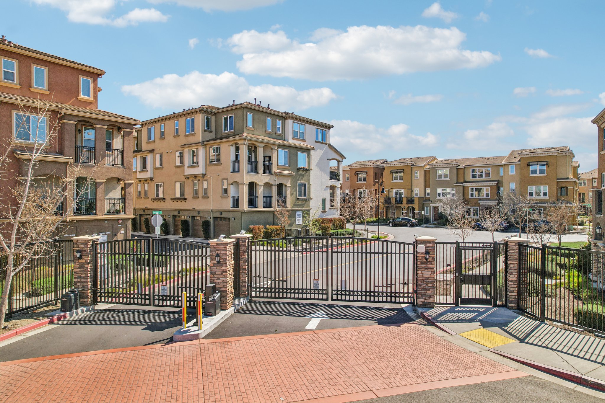 Pandorea Terrace-S0703-041.jpg