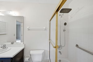  Photo 40