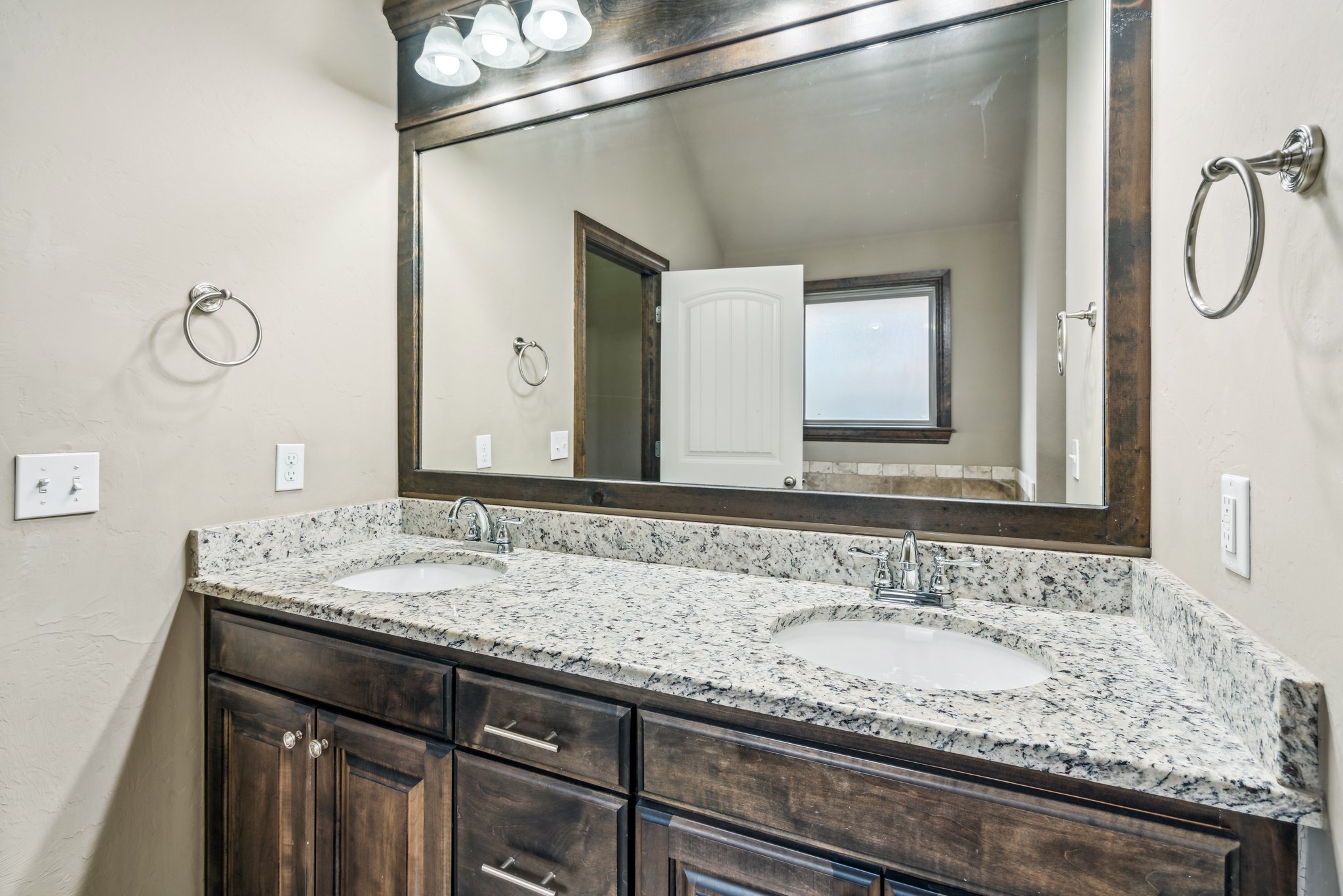 5609 Sanderling Rd_024.jpg