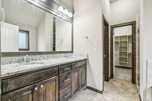 5609 Sanderling Rd_023.jpg