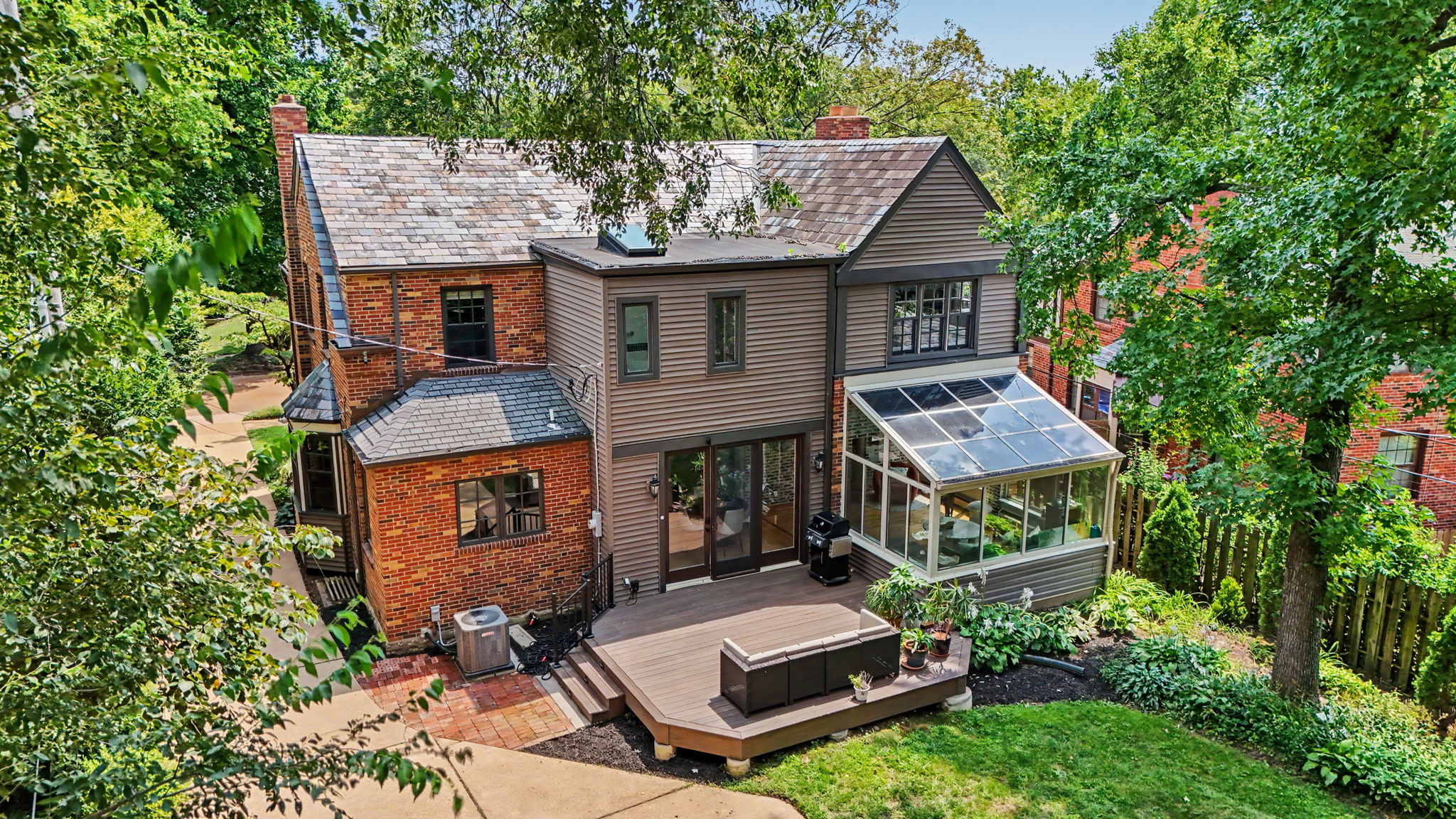 561 Bedford Ave, University City, MO 63130, USA Photo 8