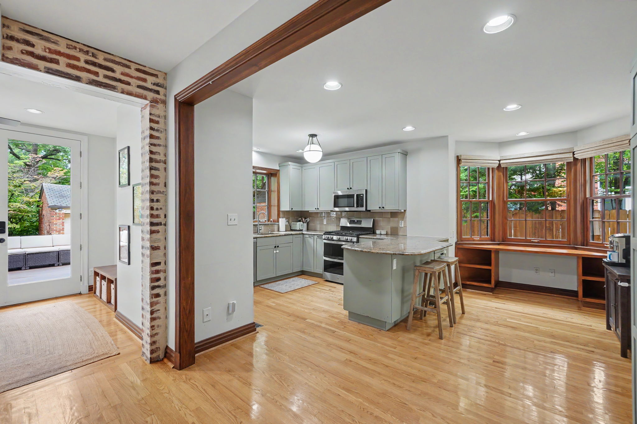 561 Bedford Ave, University City, MO 63130, USA Photo 21