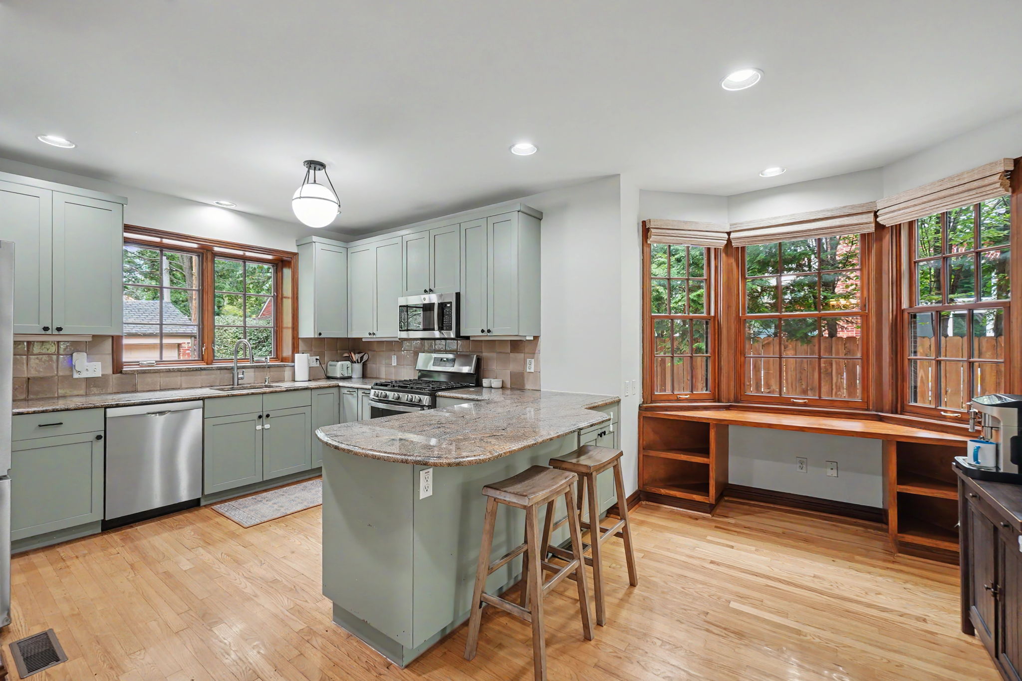 561 Bedford Ave, University City, MO 63130, USA Photo 22