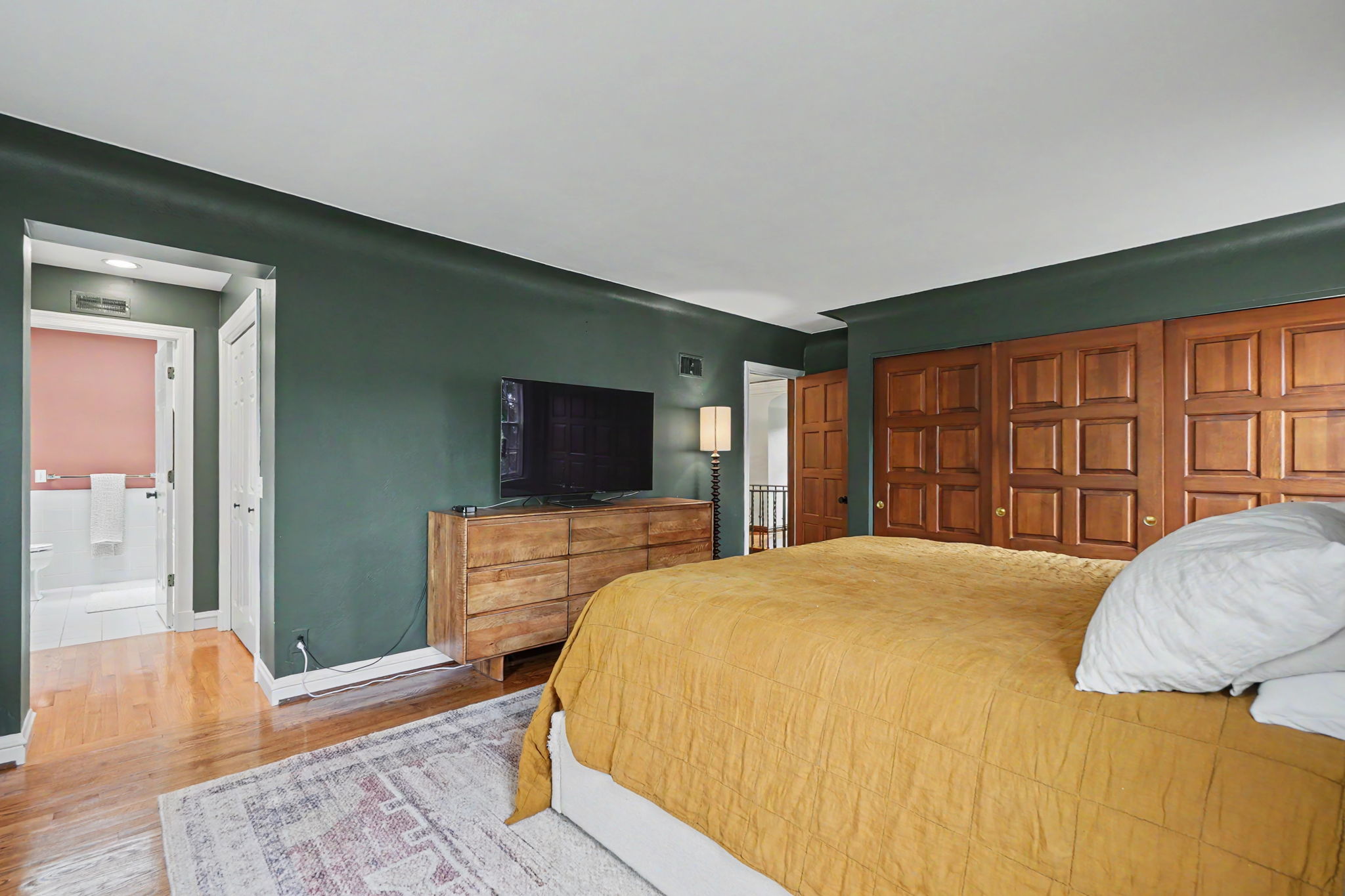 561 Bedford Ave, University City, MO 63130, USA Photo 32