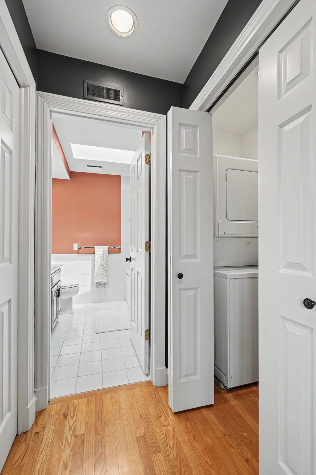 561 Bedford Ave, University City, MO 63130, USA Photo 33