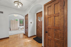 561 Bedford Ave, University City, MO 63130, USA Photo 12