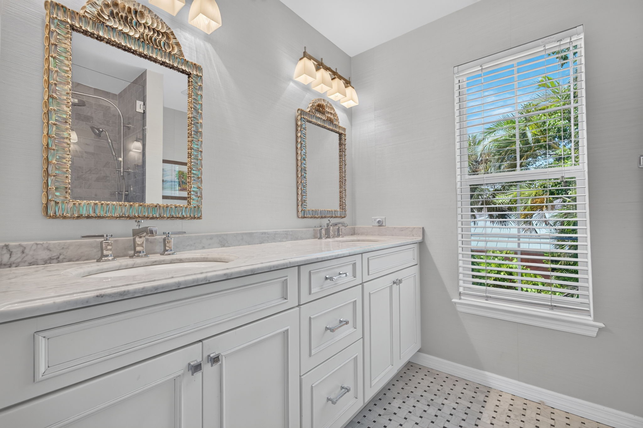 Guest Bathroom 2 -1 of 2