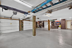 Garage 1 of 2