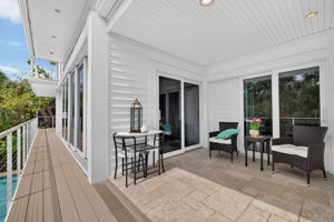 Lanai 4 of 5