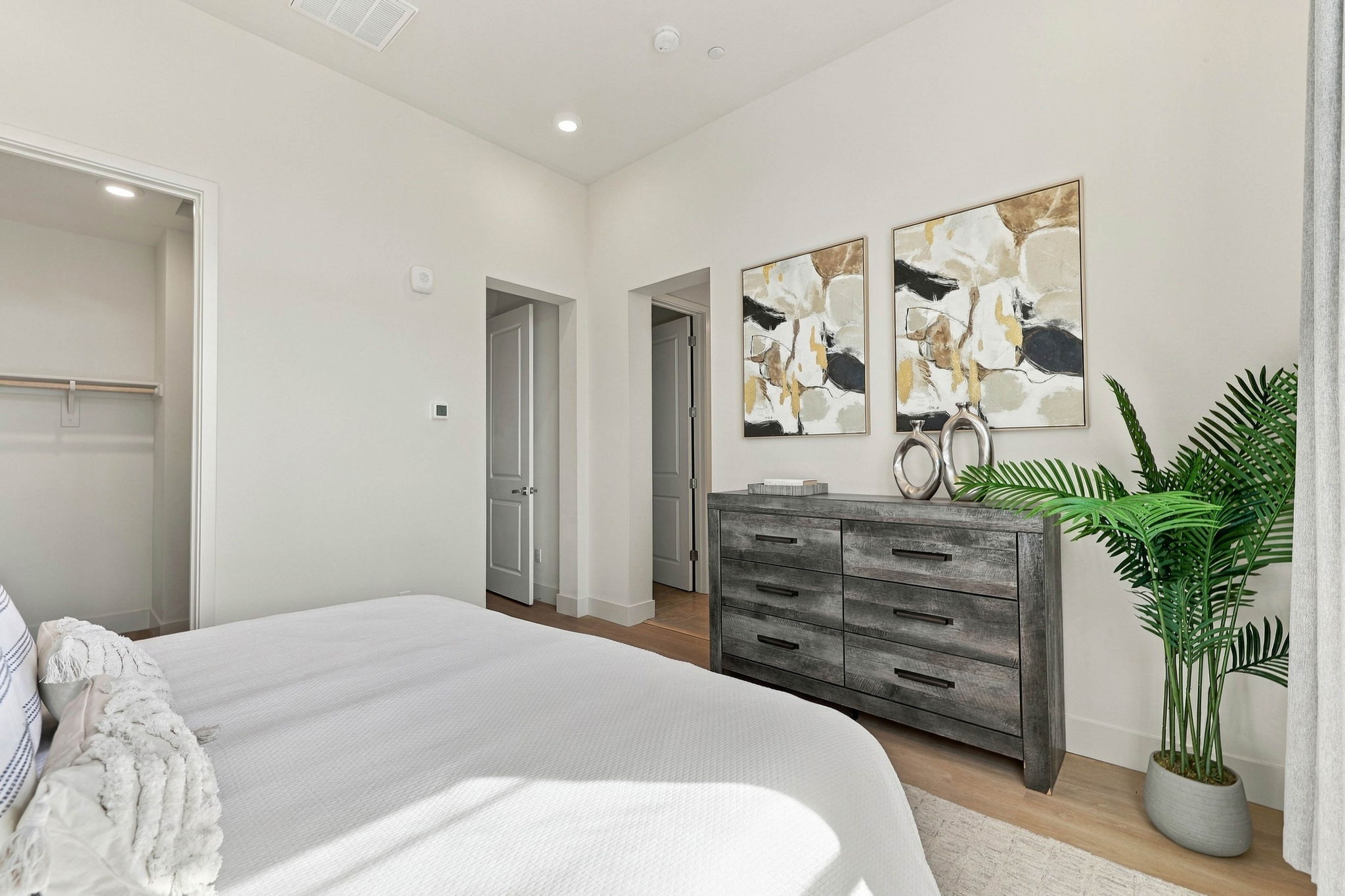 019_F8_561 San Pasqual Ter apt 4
