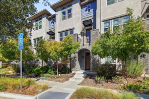 003_F8_561 San Pasqual Ter apt 4